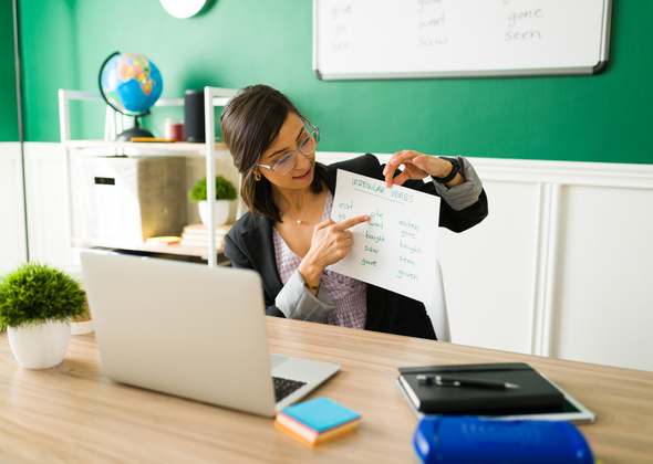 Online tefl teacher teaching english for exams