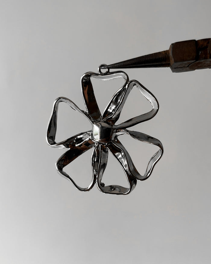 Chunky flower charm