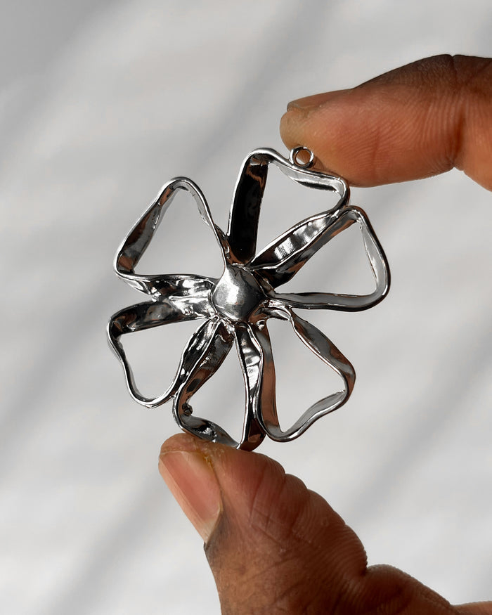Chunky flower charm