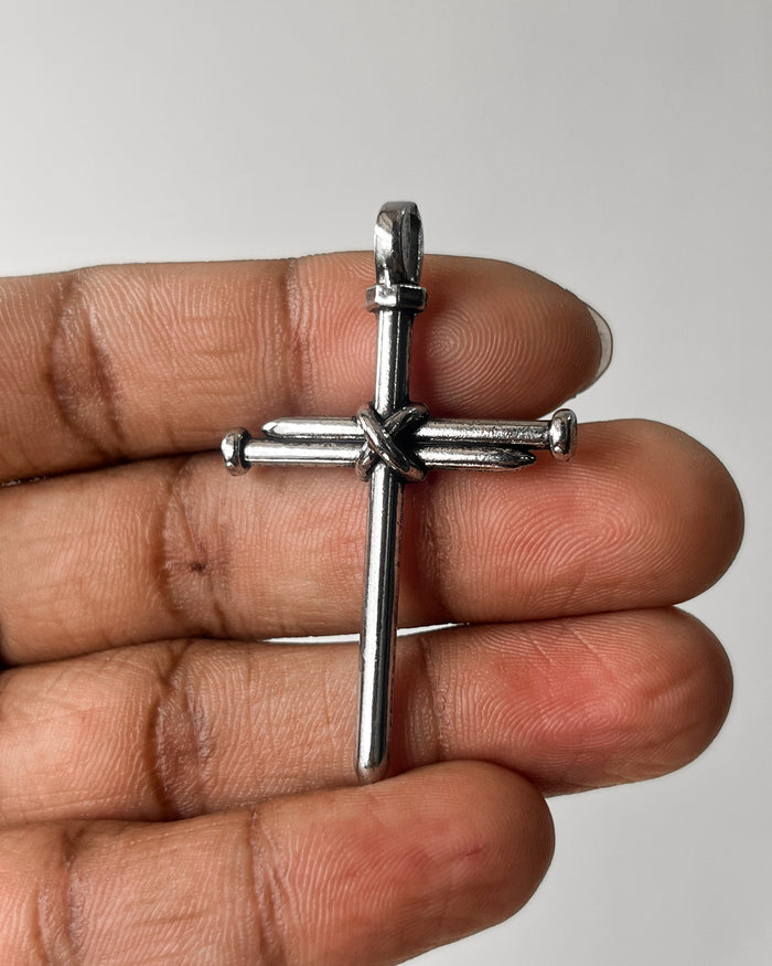 Knott cross pendant