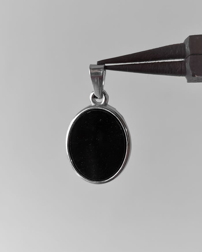 Onyx oval pendant - 1 pc